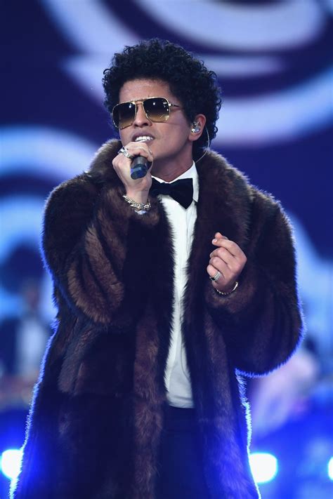 Bruno Mars Victorias Secret Fashion Show Performance Overflowed With