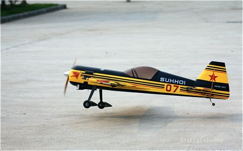 Goldwing ARF Sukhoi SU-26 26CC 70''/1780mm Gas RC Airplane A - General ...