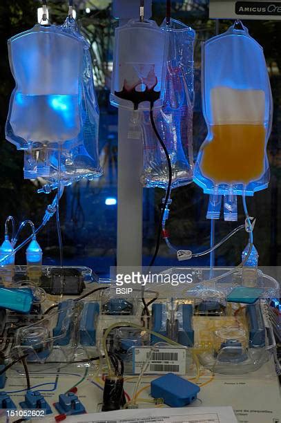 Blood Transfusion Machine Foto E Immagini Stock Getty Images