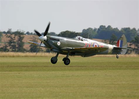 Duxford Flying Legend Airshow Spitfire Photo Galleries