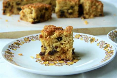 One Bowl Golden Sultana Cake What Sarah Bakes