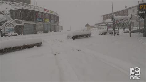 CRONACA METEO DIRETTA Stelvio Fitta Nevicata Mezzi Lavorano Per