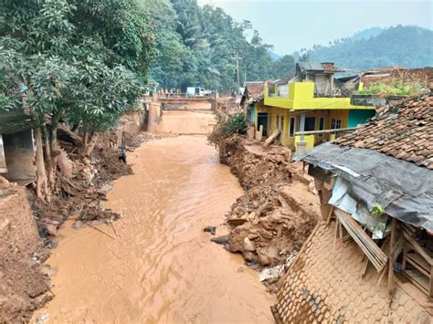 Alih Fungsi Aliran Sungai Puraseda Diduga Jadi Penyebab Banjir Bandang