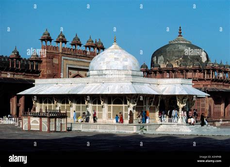 Tomb Of Salim Chisti Hi Res Stock Photography And Images Alamy