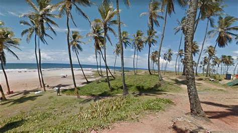 Vídeo moradores afirmam que água de esgoto da Boca do Rio já atinge