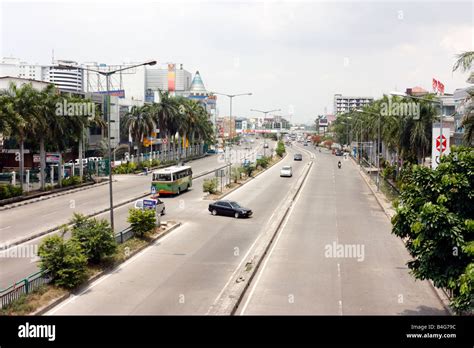 Mangga dua mall hi-res stock photography and images - Alamy