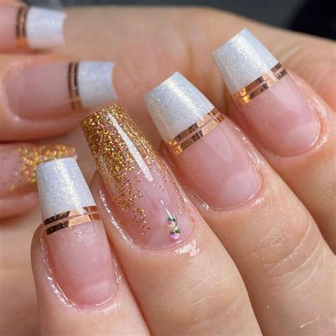 50 ideias incríveis de unhas decoradas delicadas para te encantar Gel