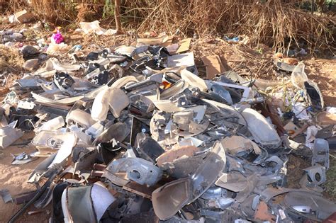 Crime Ambiental lixo é jogado às margens de estrada Tribuna Informa