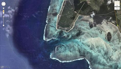 The ‘Underwater Waterfall’ Illusion at Mauritius Island - Daily News