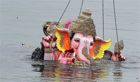 Hyderabad S Famous Bangaru Ganesh Laddu Auctioned For Rs Lakh This