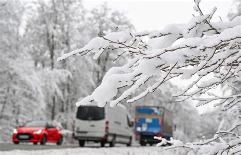 Iarna Ca Pe Vremuri In Europa Drumuri Si Scoli Inchise Sute De