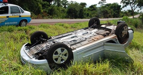 G1 Capotagem Deixa Uma Mulher Ferida Nesta Quinta Em Ivinhema MS