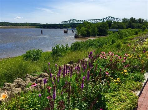 Secret River Bluffs Of Iowas Yellow River Touristsecrets