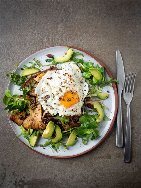 Toast Champignon Deluxe Met Feta Eitje Avocado Van De Duivel