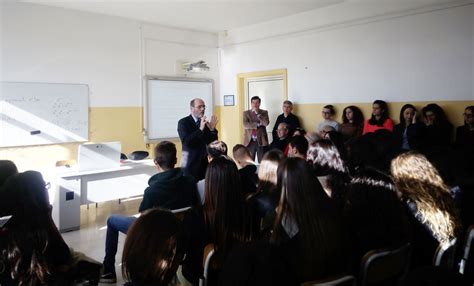 Lamezia Studenti Tra I Faldoni Degli Archivi Con Il Progetto Di