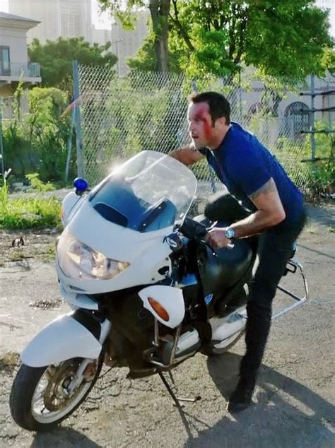 H50 Ep 5 13 Alex O Loughlin On A Police Motorcycle