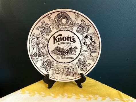 Vintage Knotts Berry Farm California Souvenir Travel Plate With