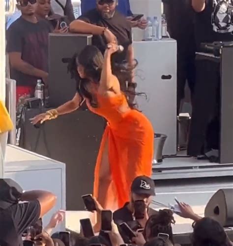 Shocking Video Captures Moment Cardi B Hurls Microphone at Fan Who ...