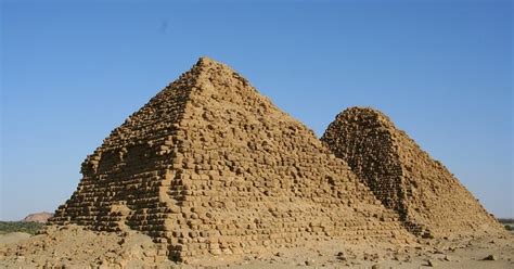 Which country has the most pyramids | Chic African Culture