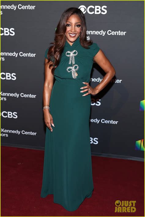 Queen Latifah, Billy Crystal, Dionne Warwick Honored at Kennedy Center ...