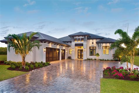 Bedroom Story Southern Contemporary House With Outdoor Living In