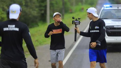 Shin Fujiyama El Joven Japon S Que Corre Km Para Inaugurar Escuela