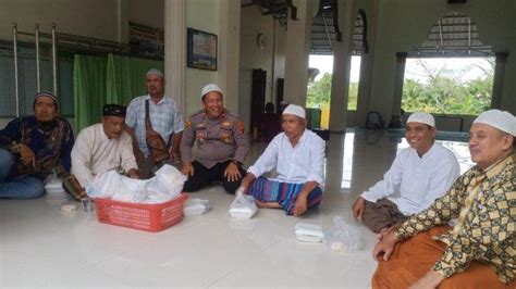 Kapolsek STR Polres Tanjung Balai Laksanakan Jumat Curhat Di Masjid