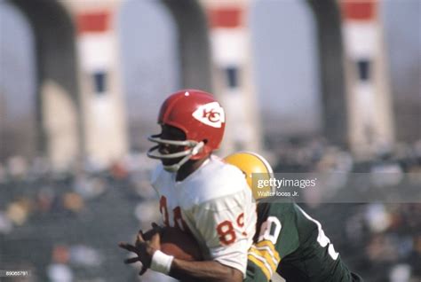 Kansas City Chiefs Otis Taylor in action, rushing vs Green Bay... News ...