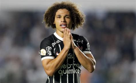 Corinthians recusa proposta de time árabe por Guilherme Biro