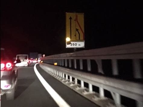 A8 tra venerdì e sabato chiuso il ramo di immissione sul Raccordo