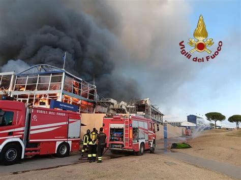 Incendio Controllato E Domato Vicino Ai Campi Da Golf