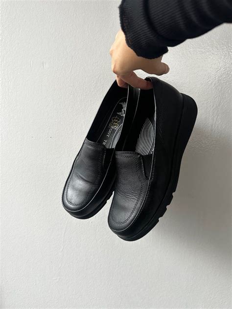 Black Loafers Women S Fashion Footwear Loafers On Carousell