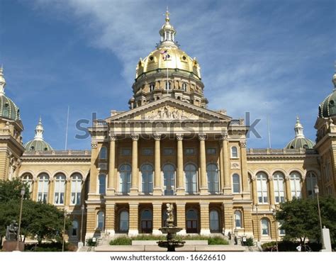 Iowa Capitol Building Golden Dome Stock Photo (Edit Now) 16626610