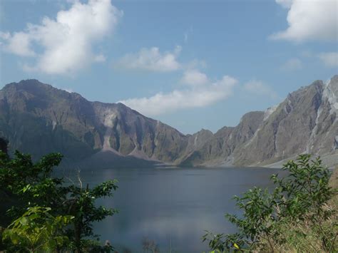 Lakwatserong Opis Worker: Mt. Pinatubo Hiking Adventure (Day tour)