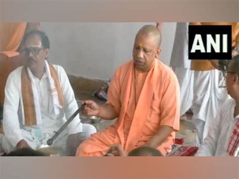 Up Cm Yogi Offers Prayer At Gorakhnath Temple On Shravan Somvar