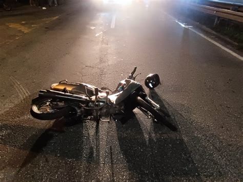 Acidente moto deixa vítima fatal e outra em estado grave na