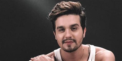 Luan Santana Surge Ao Lado Do Seu Grande Amor