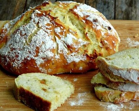 Easy Artisan Roasted Garlic Rosemary Bread Recipe