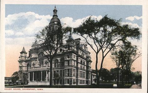 Court House Davenport, IA Postcard