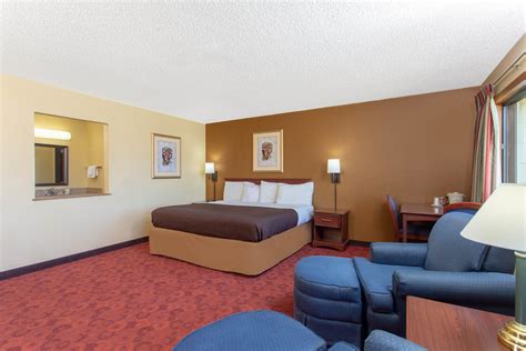 AmericInn by Wyndham West Bend | West Bend, WI Hotels