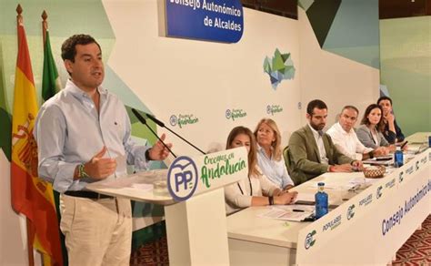 Juanma Moreno pide a Susana Díaz que cumpla la ley con la