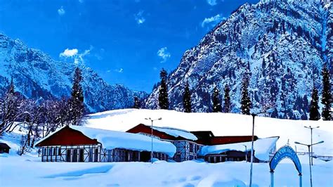 Top 15 Best Destinations to see Snowfall in India