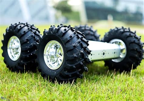 Off Road Robot With 4 Wheel Drive With Arduino