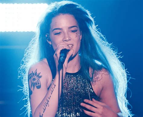 Halsey Height, Weight, Body Measurements, Eye Color, Hair Color, Bio