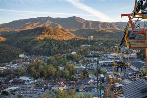 Gatlinburg Skybridge At Gatlinburg Skylift Park And Live Webcam Explore Tennessee Tours