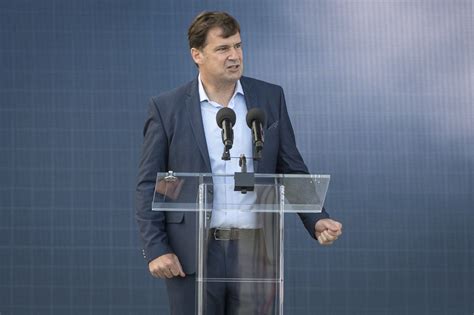 Ford Ceo Jim Farley Just Sent A Stern Message To Tesla And Other Ev