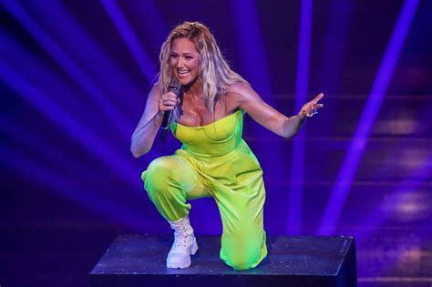 Helene Fischer Mit Blutigem Konzert Unfall Kurioser Zufall Auf Video