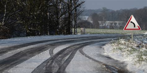 Routes fermées transports scolaires suspendus 33 départements