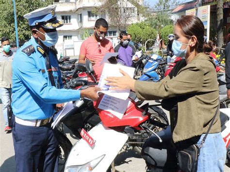 ट्राफिक चेकिङमा ११४ जना कलेजका विद्यार्थी कारवाहीमा प्रशासन