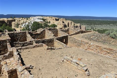 gjhikes.com: El Morro National Monument (2)